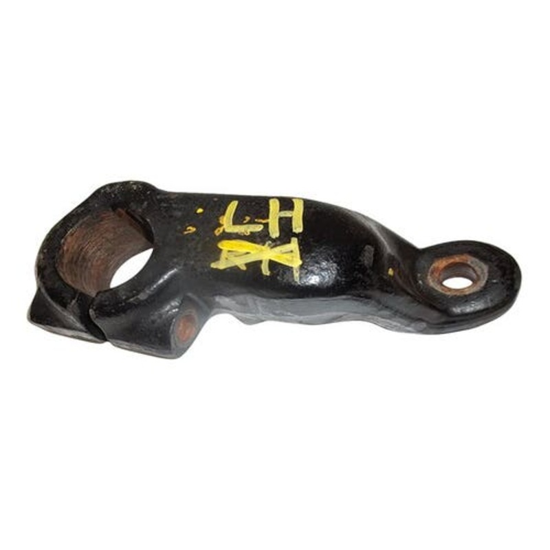 Used Steering Arm - Left Hand fits International 674 454 574 67524C1 fits Case IH 395 495 595 685 695 895 995 3230 4210 3220 67524C1 fits Case 67524C1