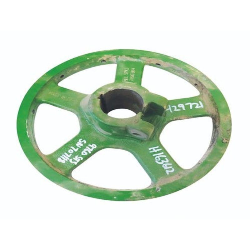 Used Feed Accelerator Assembly Hub fits John Deere S670 S680 S690 9560 STS 9570 9650 STS 9660 STS 9670 9750 STS 9760 STS 9770 9860 STS 9870 H162610