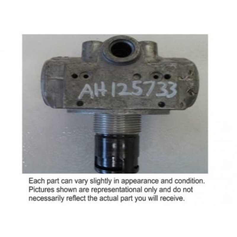 Used Hydraulic Filter Base fits John Deere CTS 9400 9410 9450 9500 9501 9510 9550 9560 9570 9600 9610 9650 9660 9670 9770 9870 9960 9965 9976 AH125733