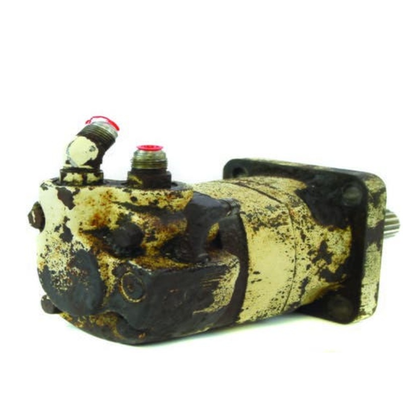 Used Hydraulic Drive Motor - Right Hand or Left Hand fits Bobcat 630 540 643 543 631 632 641 642 6599718 6630245
