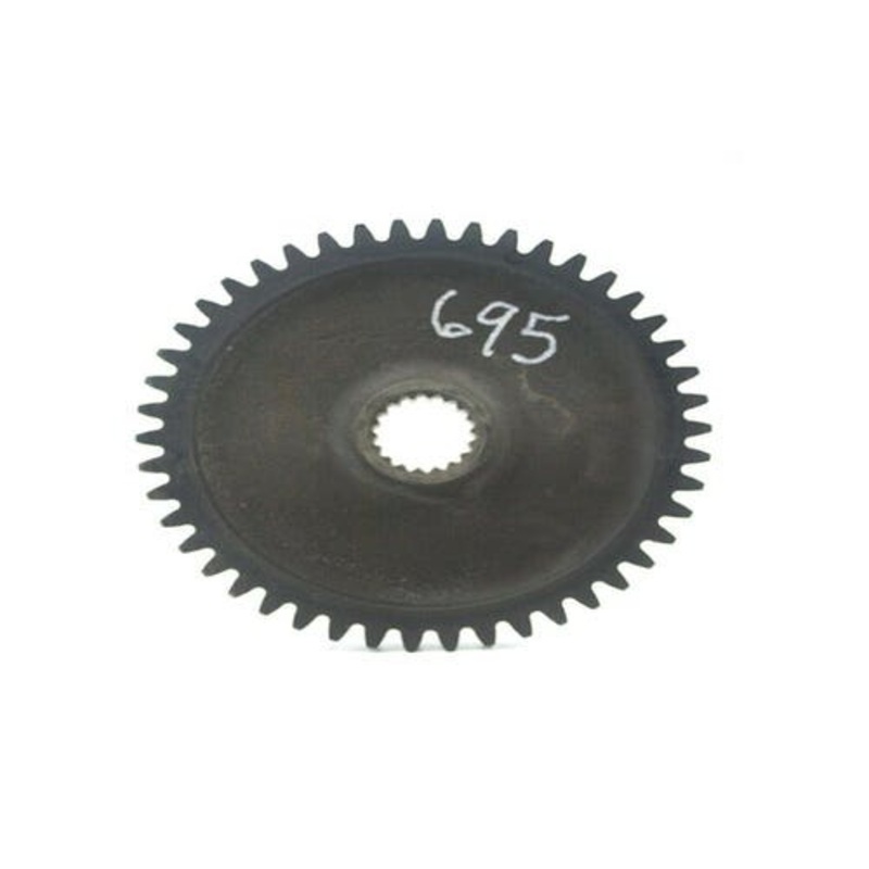 Used Independent PTO Gear fits International 454 464 484 574 584 585 674 684 1342559C2 fits Case IH 395 495 595 695 895 995 4210 4230 4240 1342559C2