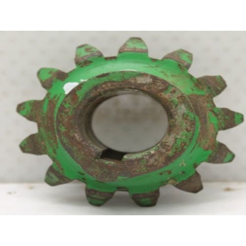 Used Shoe Auger Drive Gear fits John Deere 4400 6600 6620 6622 7700 7720 9400 9410 9450 9500 9510 9550 9560 9600 9610 9650 9660 9750 9760 9860 H137215
