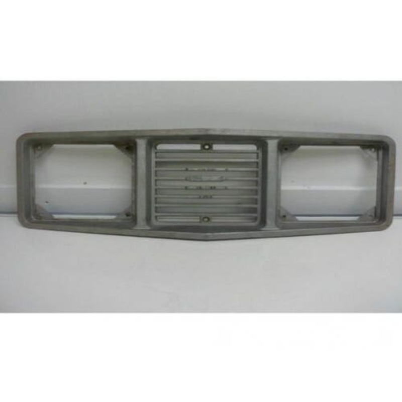 Used Upper Headlight Support Panel fits International Hydro 100 Hydro 186 766 786 886 966 986 1066 1086 1466 1468 1486 1566 1568 1586 531217R1 71780C1