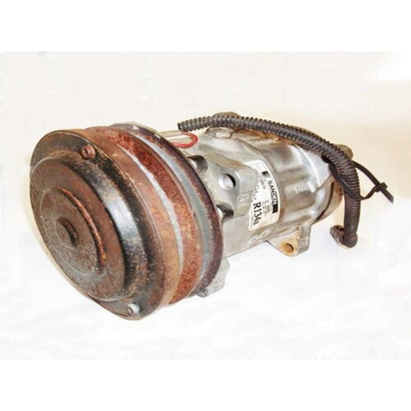 Used Air Conditioning Compressor fits Case IH fits New Holland fits Case fits Massey Ferguson fits Hesston fits McCormick fits Challenger fits AGCO