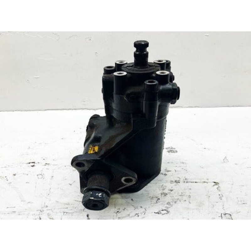 Used Power Steering Assembly fits Kubota B2320 B2401 B2410 B2620 B2710 B2910 B2920 B3200 B3300 B7500 B7510 B7610 B7800 L2600 L3000 6C070-41105
