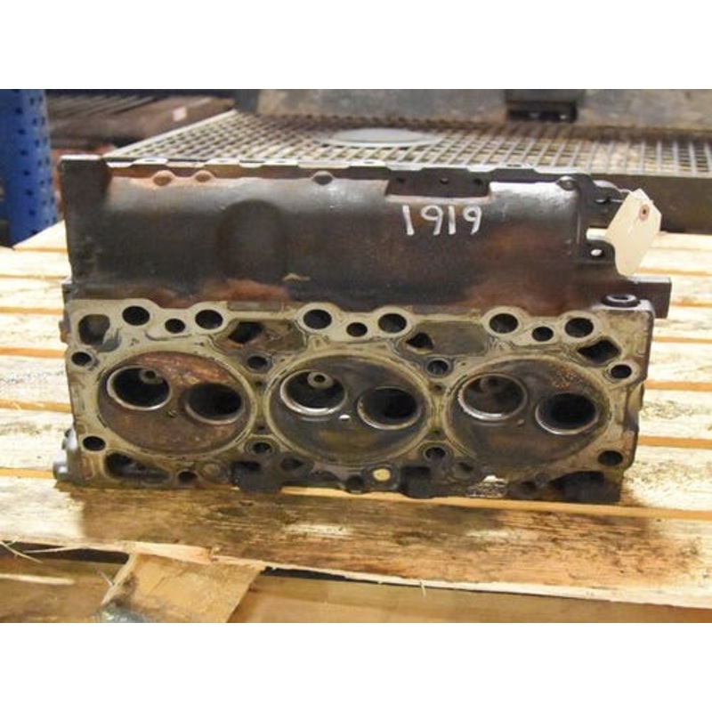 Used Cylinder Head fits New Holland C185 L180 L185 LS180 LS185 LT185B 4895802 4895808