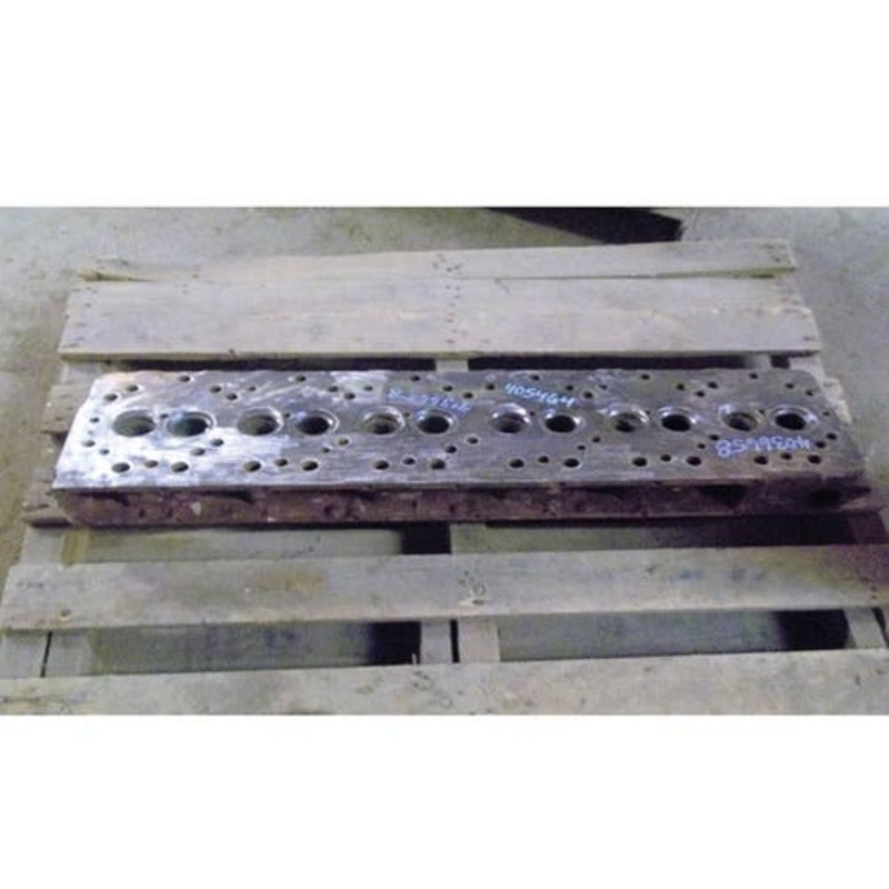 Used Cylinder Head fits Allis Chalmers 7030 7040 7045 7050 7060 7080 7580 8030 8050 8070 fits Gleaner L N5 N6 4036658