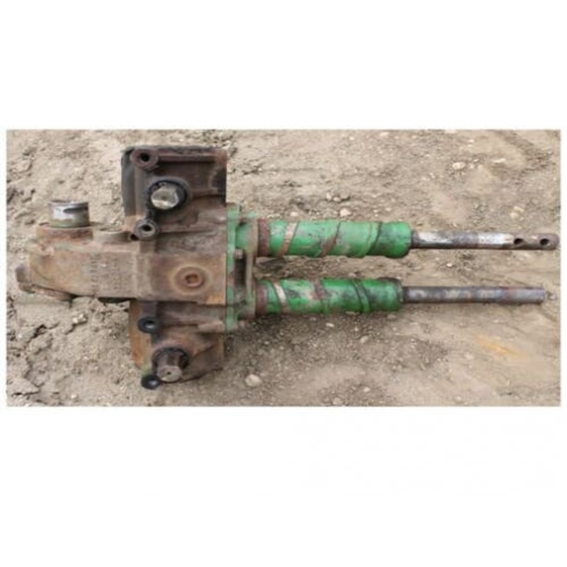 Used Row Unit Gear Case fits John Deere 243 244 343 344 443 444 493 494 543 546 594 643 644 645 692 693 694 843 893 894 1243 1290 1291 1293 AH209795