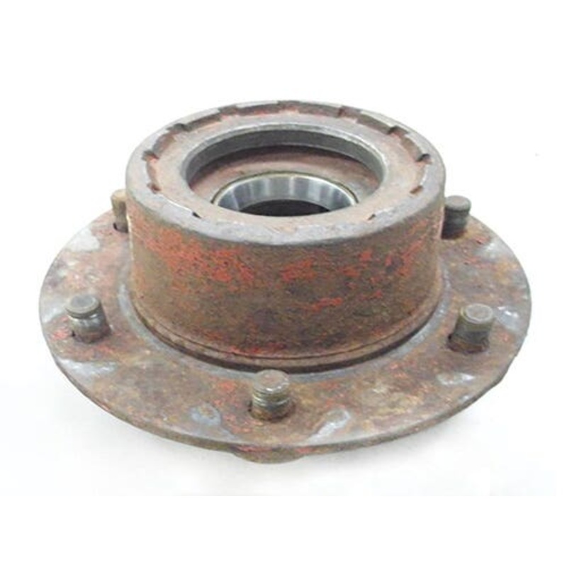 Used Wheel Hub fits International 385 454 484 485 574 584 585 674 885 2400A 2500A 2500A fits Case IH 495 595 685 695 895 995 fits Case 380B 885 995