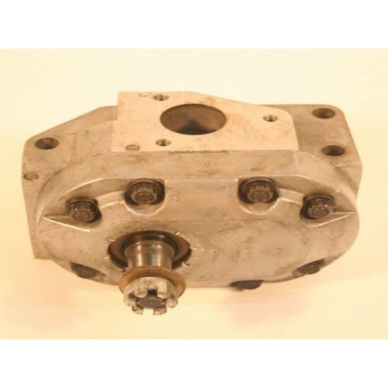 Used Auxillary Hydraulic Pump fits Massey Ferguson 2640 2675 2705 2745 3505 3525 3545 3630 3645 3650 3655 3660 3680 2775 2805 3038732M1 3038732M2