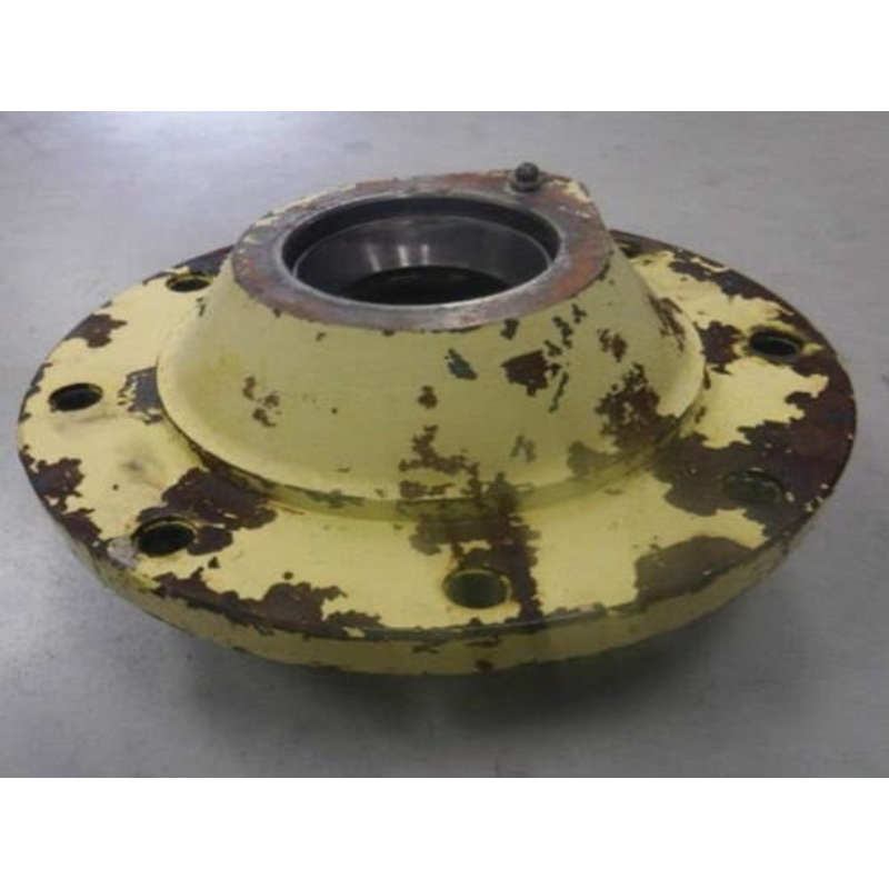 Used Wheel Hub fits John Deere 2955 3055 4030 4040 4050 4055 4230 4240 4250 4255 4430 4440 4450 4455 6110 6200 6210 6300 6310 6400 6410 6510 R49841