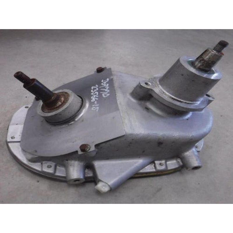Used Loading Auger Gear Case fits John Deere CTS 9400 9410 9450 9500 9510 9550 9560 9600 9610 9650 9650 STS 9660 9750 STS 9760 STS 9860 STS DE19271
