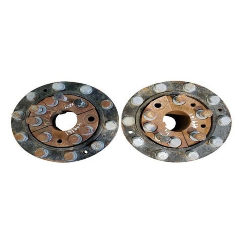 Used Dual Hub - Wedge Lock Sold Individually fits Case IH 7120 7130 7140 7150 7220 7230 7240 7250 8910 8920 8930 8940 8950 A180916 1334525C2 1334526C2