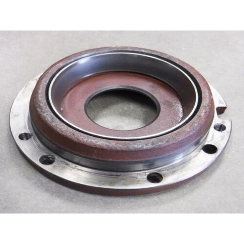 Used Differential Bearing Retainer RH fits International 786 1086 1486 3688 3788 4386 4568 4586 6788 1466 1468 68683C1