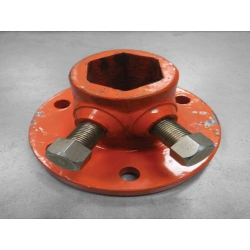 Used Wheel Hub fits Kubota B1550 B1750 B4200 B6200 B1550 B1750 B6000 B2150 B5100 B6100 B7100 67211-17150 fits Yanmar YM135 YM155 YM1300 YM194200-34711