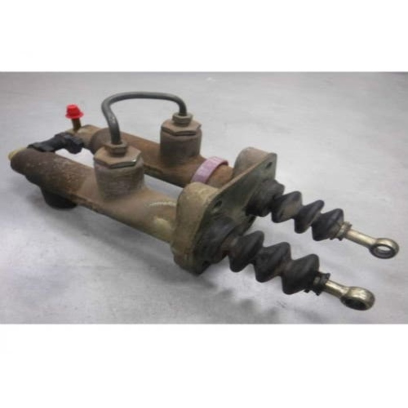 Used Brake Master Cylinder fits New Holland TS90 TS100 TS110 TS115 81869963 fits Ford 5640 6640 7740 7840 8240 8340 F0NN2140AD
