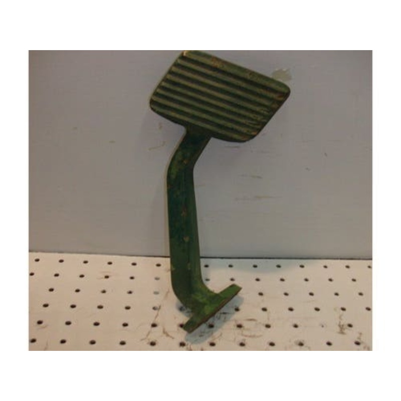 Used Differential Lock Pedal fits John Deere 820 830 920 1020 1030 1120 1130 1530 1630 1830 2030 2040 2240 2440 2640 1640 2040S T27430
