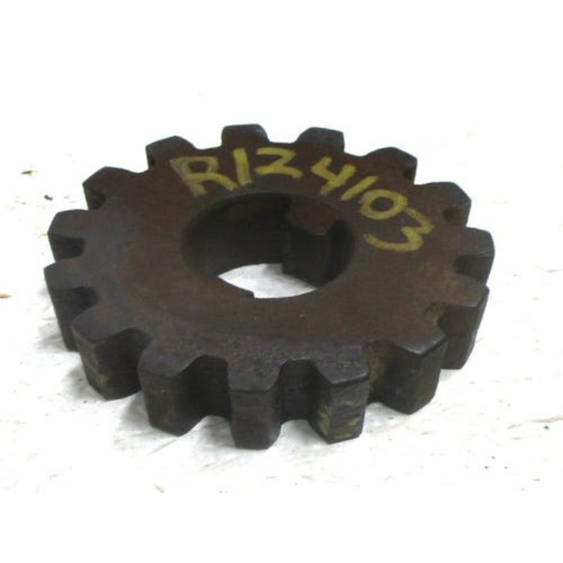 Used Rear Cast Wheel Pinion Gear fits John Deere 6170M 6175M 6195M 7430 Premium 7530 Premium 7600 7630 7700 7710 7730 7800 7810 7830 7930 7610 R124103