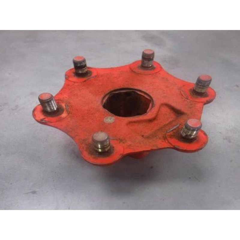 Used Rear Wheel Hub fits Kubota B1700 B2100 B2320 B2400 B2410 B7300 B7400 B7410 B7500 B7510 B7610 6C040-17410 6C040-17413