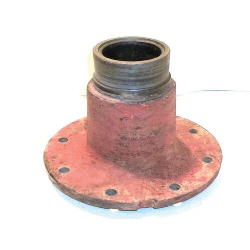 Used Wheel Hub 8 Bolt Rear fits International 300 330 340 350 460 340 361583R1
