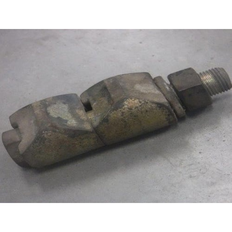 Used Wheel Wedge Assembly fits Kubota B1700 B2100 B2400 B2410 B7300 B7400 B7410 B7500 B7510 B7610 6C040-17460 H6C10-17400 01173-51600